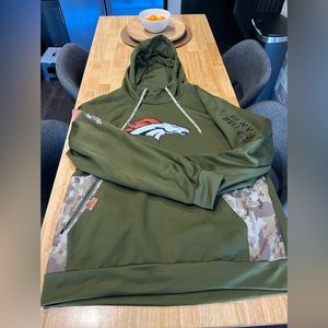 NFL on field apparel DENVER BRONCOS salute to service Therma-fit Hoodie. Size XL